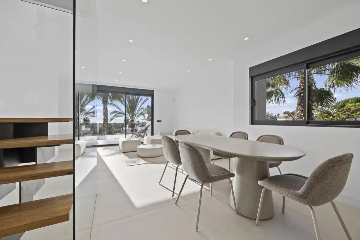 3-Bedroom, 2-Bathroom Luxury Duplex Penthouse in El Paraiso Estepona-Marbella Area