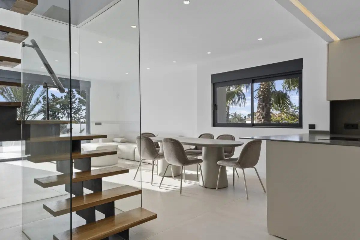 3-Bedroom, 2-Bathroom Luxury Duplex Penthouse in El Paraiso Estepona-Marbella Area