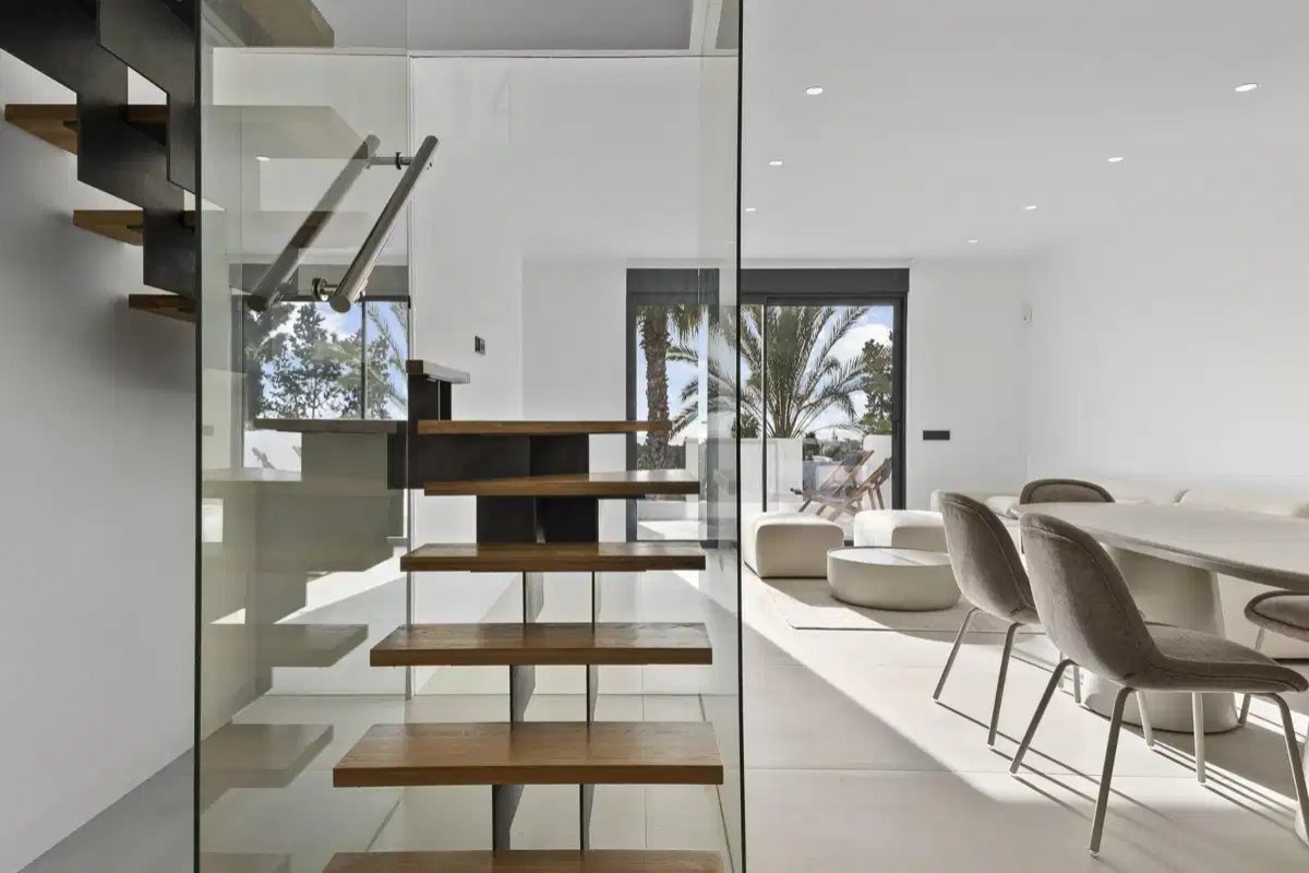 3-Bedroom, 2-Bathroom Luxury Duplex Penthouse in El Paraiso Estepona-Marbella Area