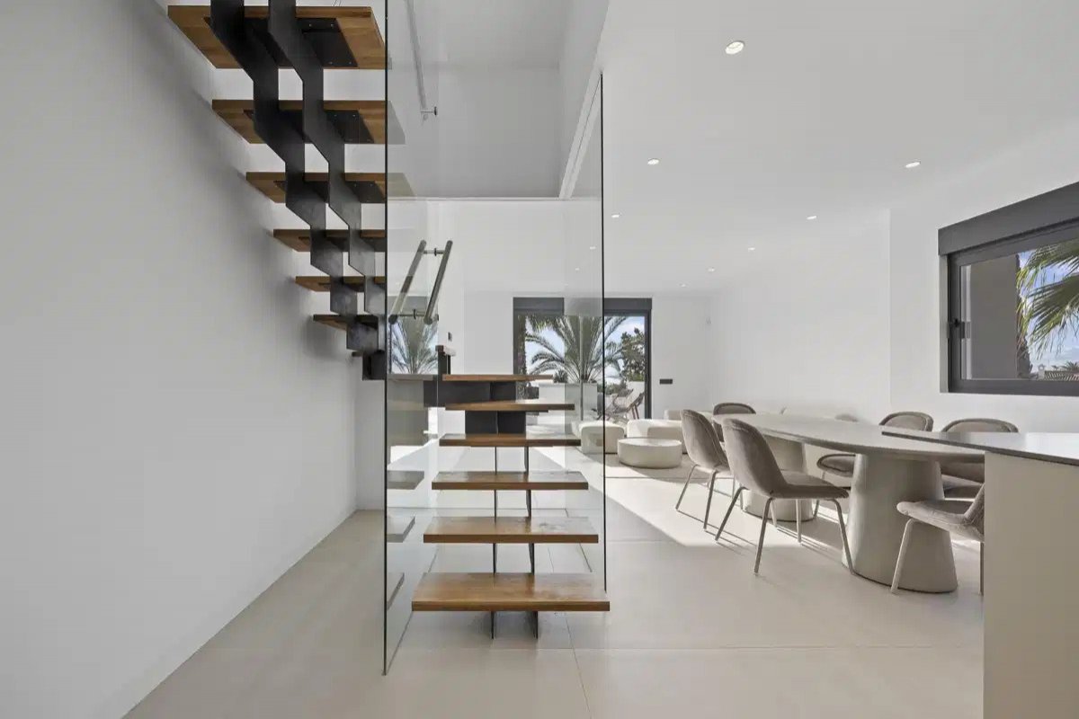 3-Bedroom, 2-Bathroom Luxury Duplex Penthouse in El Paraiso Estepona-Marbella Area