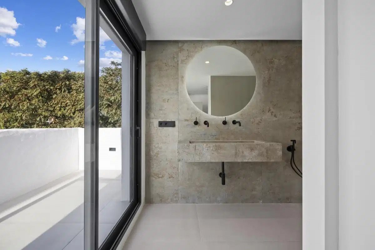 3-Bedroom, 2-Bathroom Luxury Duplex Penthouse in El Paraiso Estepona-Marbella Area