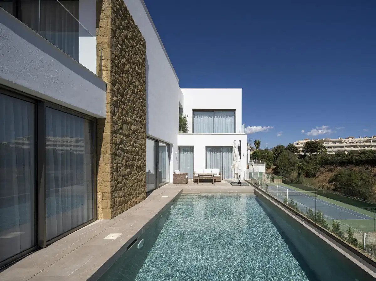 5-Bedroom, 7-Bathroom Luxury Villas with Sea and Mountain Views in Las Farolas, Mijas Costa