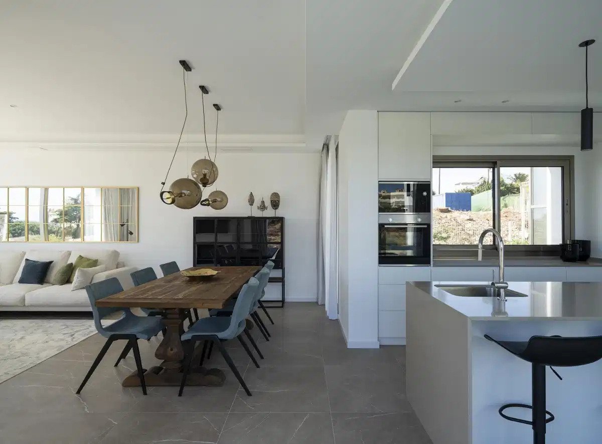 5-Bedroom, 7-Bathroom Luxury Villas with Sea and Mountain Views in Las Farolas, Mijas Costa