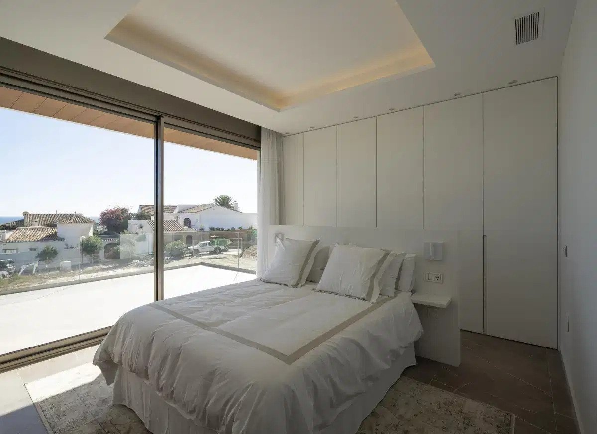 5-Bedroom, 7-Bathroom Luxury Villas with Sea and Mountain Views in Las Farolas, Mijas Costa