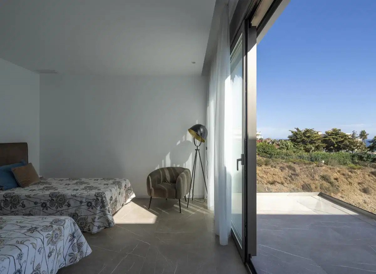 5-Bedroom, 7-Bathroom Luxury Villas with Sea and Mountain Views in Las Farolas, Mijas Costa