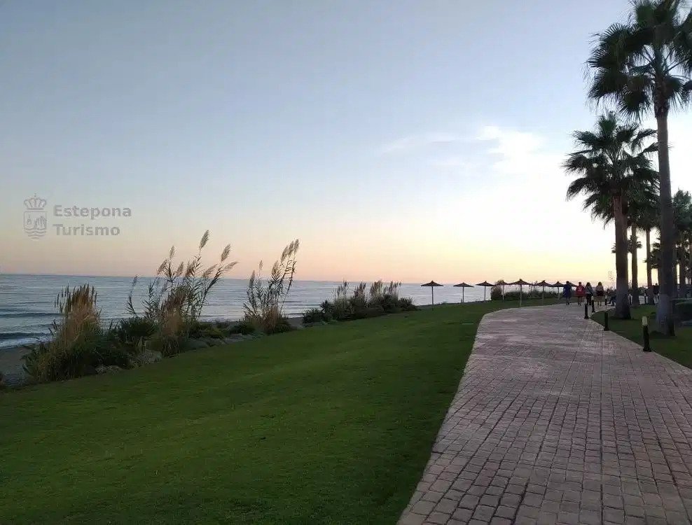 3-Bedroom, 2-Bathroom Penthouse with Sea Views in Estepona