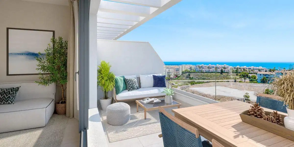 3-Bedroom, 2-Bathroom Ground Floor Apartment with Sea Views and Private Garden in El Chaparral, Mijas