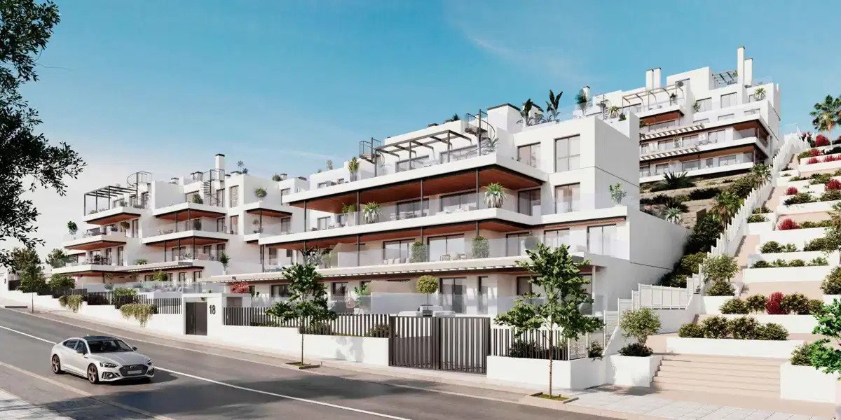 2-Bedroom, 2-Bathroom Penthouse with Sea Views and Luxury Amenities in Estepona