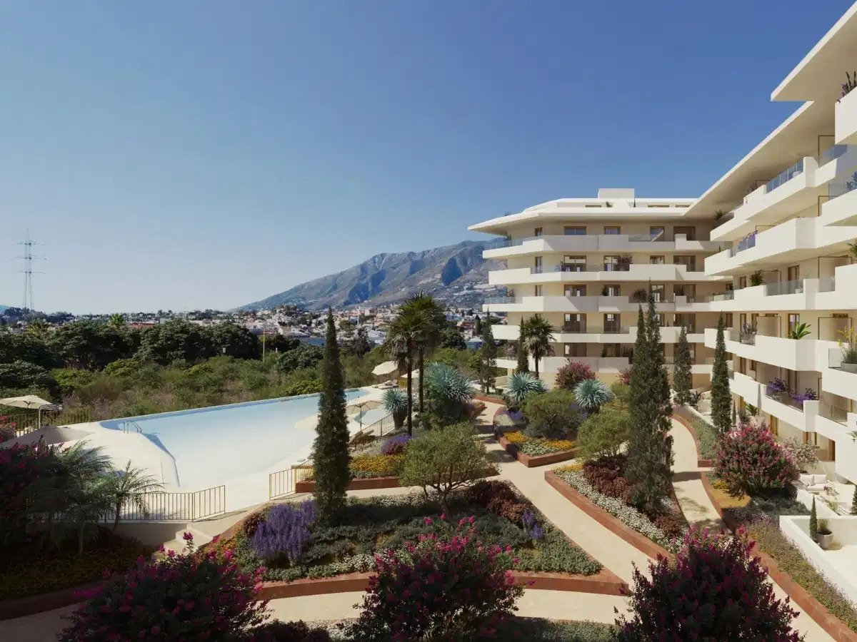 2-Bedroom, 2-Bathroom Apartment in Los Pacos, Fuengirola – Resort-Style Living