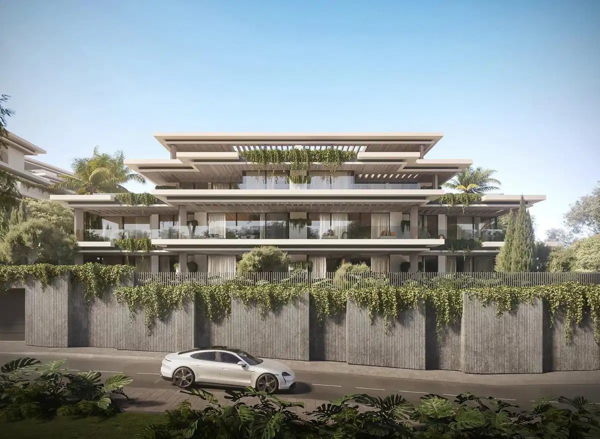 3-Bedroom, 2-Bathroom Modern Apartment with Panoramic Sea Views in the New Golden Mile