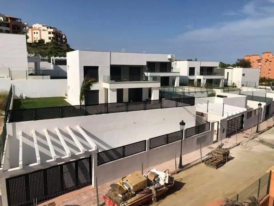 4-Bedroom, 3-Bathroom Modern Villa with Private Pool and Garden in La Duquesa, Manilva