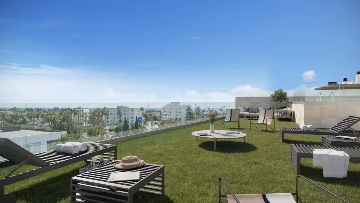 2-Bedroom, 2-Bathroom Apartment with Rooftop Pool and Gym in San Pedro de Alcántara