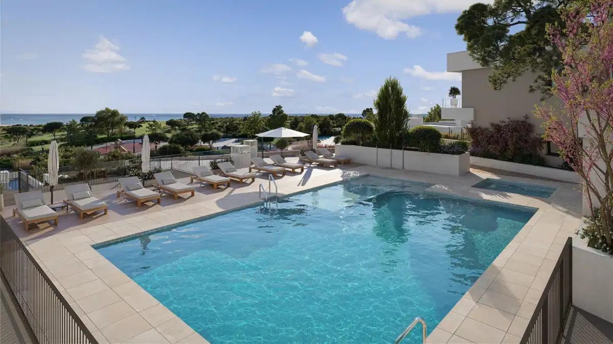 3-Bedroom, 2-Bathroom Luxury Townhouse with Sea Views in El Higueron, Fuengirola
