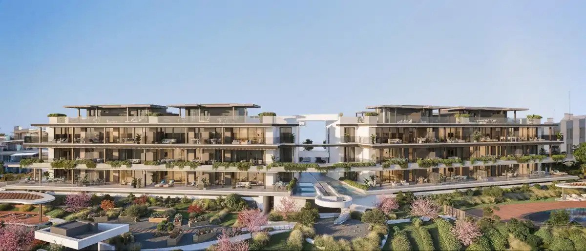 3-Bedroom, 3-Bathroom Townhouse in Estepona’s Prestigious New Golden Mile