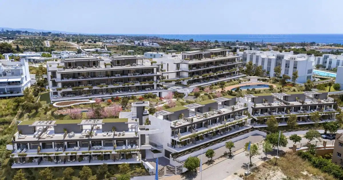 3-Bedroom, 3-Bathroom Townhouse in Estepona’s Prestigious New Golden Mile