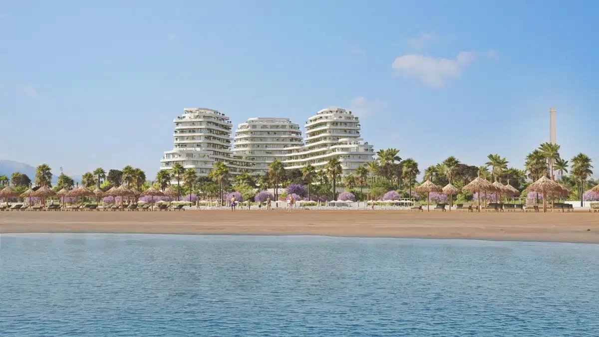 2-Bedroom, 2-Bathroom Luxury Beachfront Apartment with Panoramic Sea Views in Málaga City