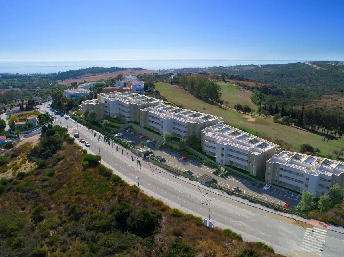 2-Bedroom, 2-Bathroom Apartment with Panoramic Golf and Sea Views in Estepona Golf