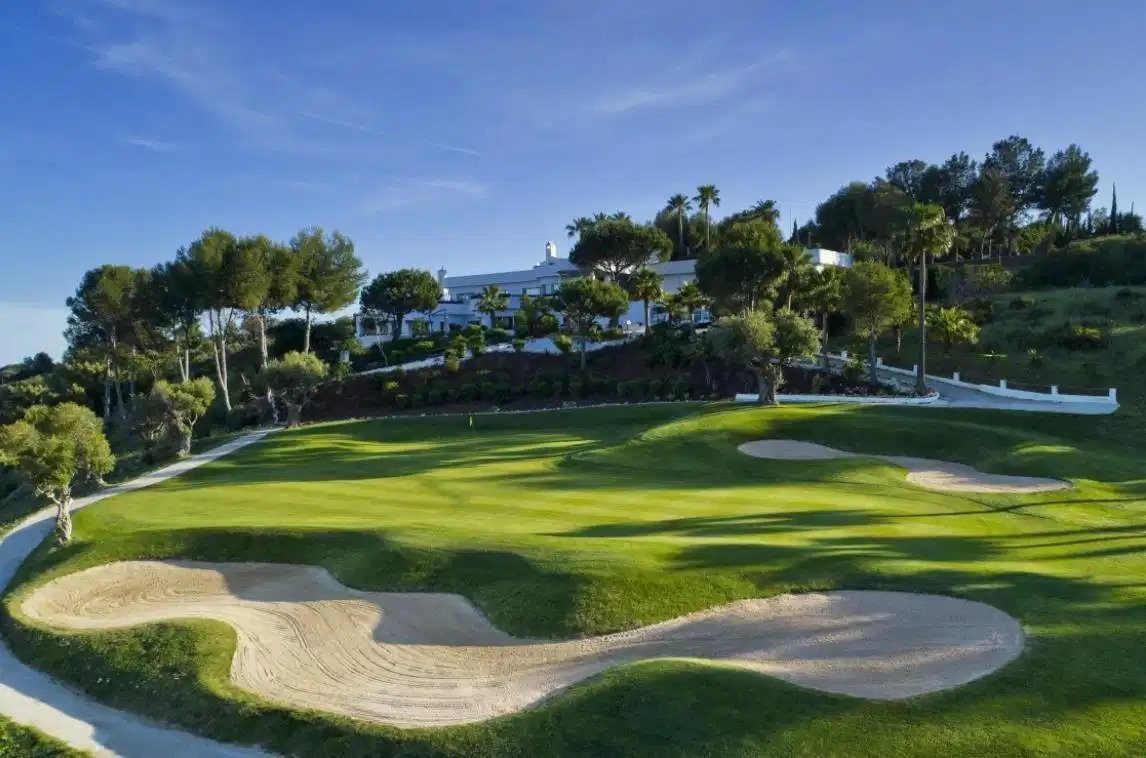 2-Bedroom, 2-Bathroom Apartment with Panoramic Golf and Sea Views in Estepona Golf