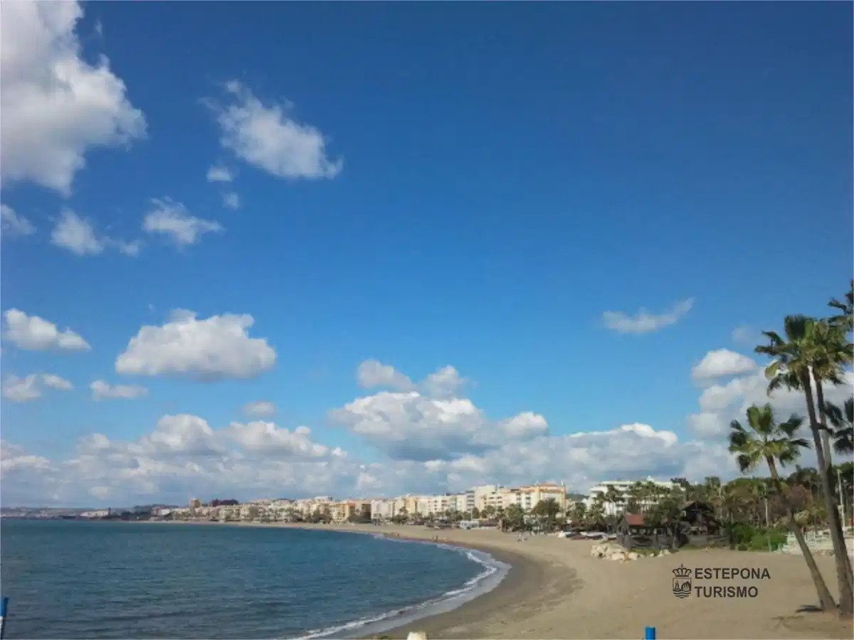 2-Bedroom, 2-Bathroom Apartment with Panoramic Golf and Sea Views in Estepona Golf