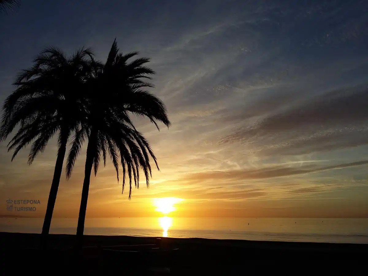 2-Bedroom, 2-Bathroom Apartment with Panoramic Golf and Sea Views in Estepona Golf