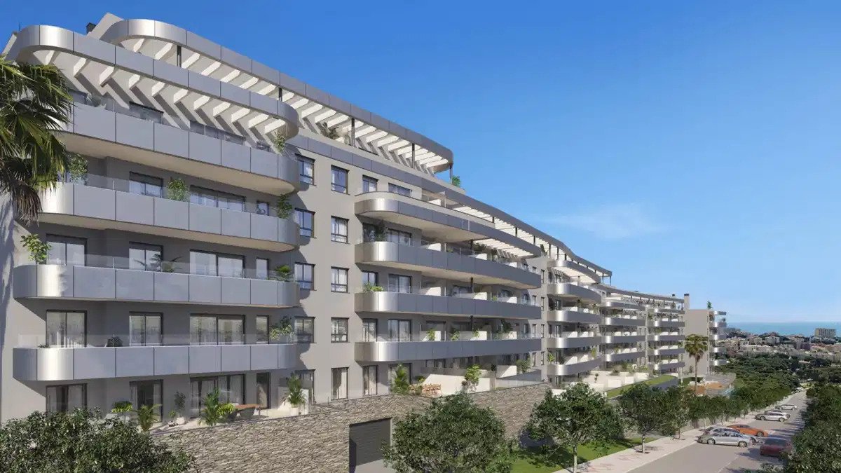 3-Bedroom, 2-Bathroom Ground Floor Apartment with Expansive Terraces in Torremolinos