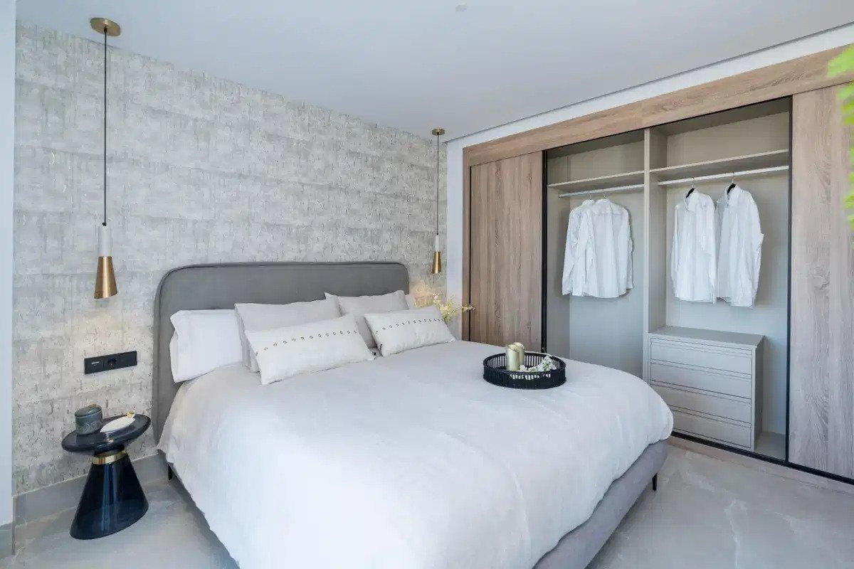 3-Bedroom, 2-Bathroom Penthouse with Panoramic Views in Istán near Marbella