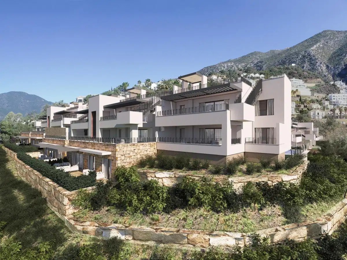 3-Bedroom, 2-Bathroom Penthouse with Panoramic Views in Istán near Marbella