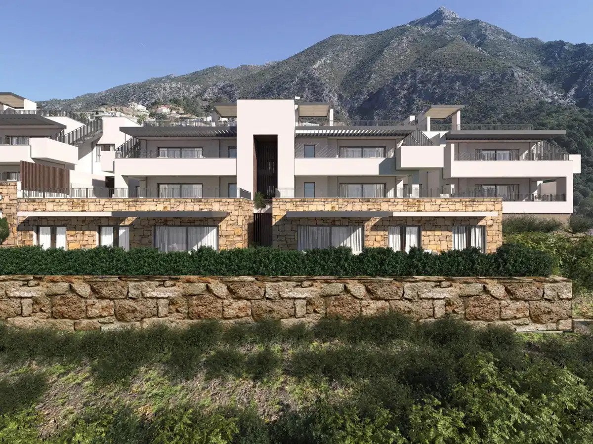 3-Bedroom, 2-Bathroom Penthouse with Panoramic Views in Istán near Marbella