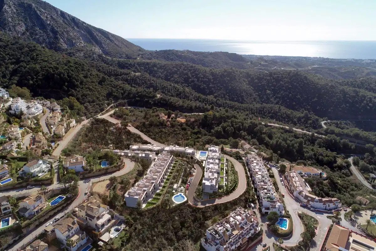 3-Bedroom, 2-Bathroom Penthouse with Panoramic Views in Istán near Marbella