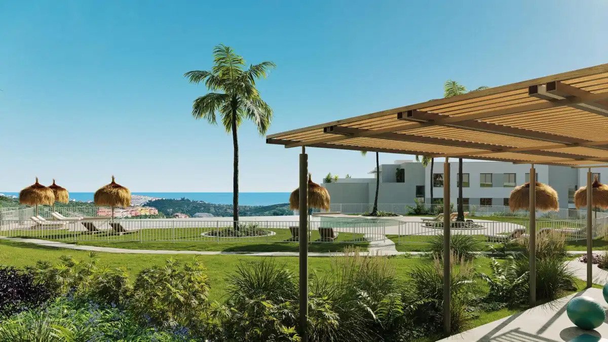 3-Bedroom, 2-Bathroom Penthouse with Panoramic Sea and Golf Views in Casares