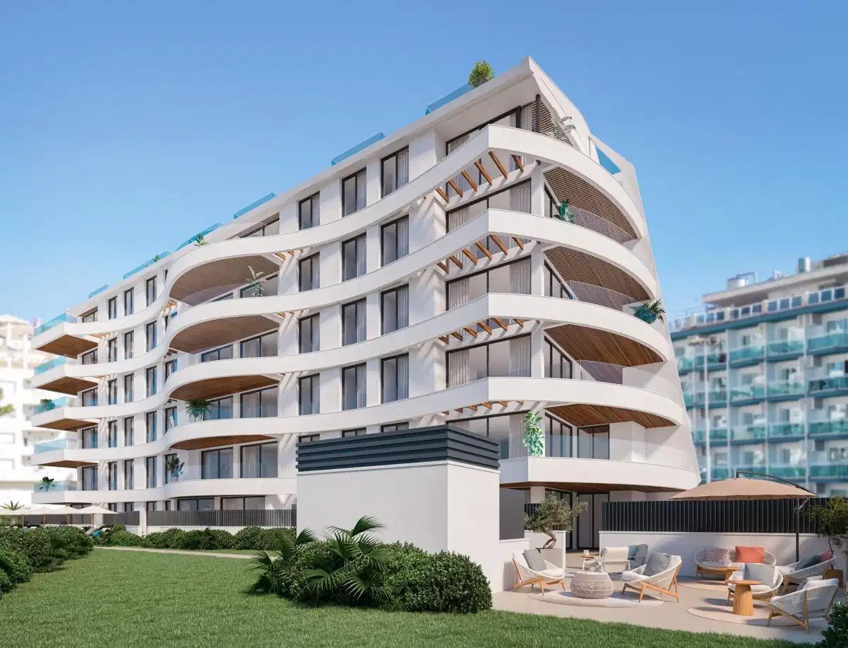 3-Bedroom, 2-Bathroom Duplex Penthouse with Sea Views in Benalmadena