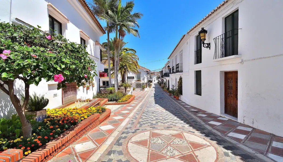 3-Bedroom, 2-Bathroom Duplex Penthouse with Sea Views in Benalmadena