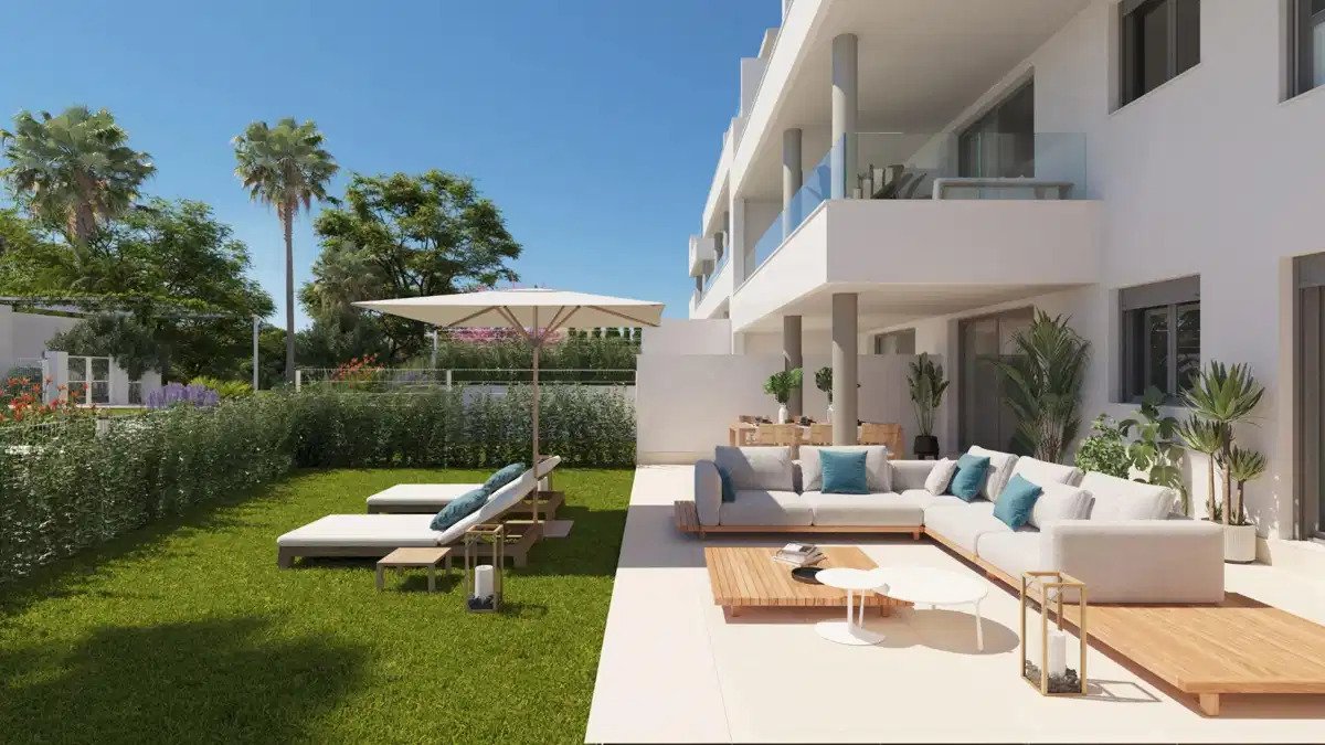 2-Bedroom, 2-Bathroom Apartment with Private Parking and Communal Pool Near the Beach in Las Lagunas de Mijas