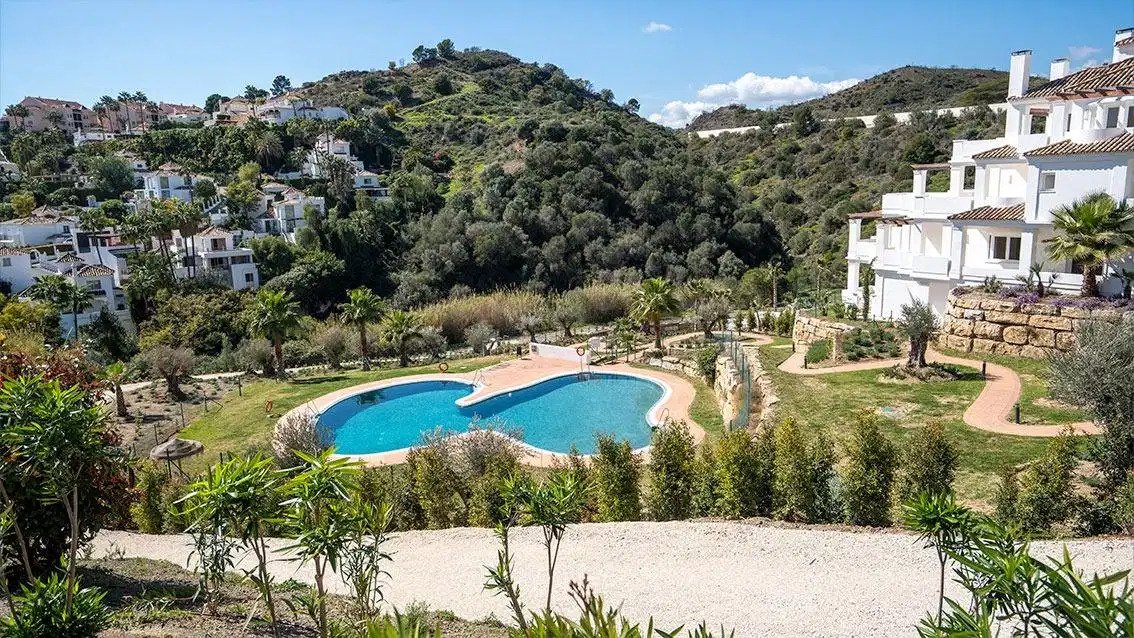 2-Bedroom, 2-Bathroom Penthouse with Resort-Style Amenities in Nueva Andalucía, Marbella
