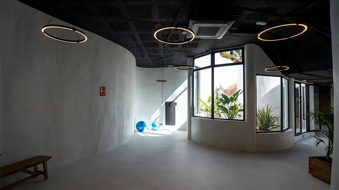 2-Bedroom, 2-Bathroom Penthouse with Resort-Style Amenities in Nueva Andalucía, Marbella