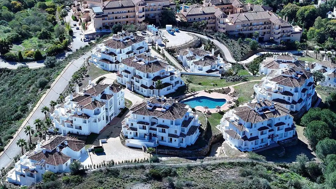 2-Bedroom, 2-Bathroom Penthouse with Resort-Style Amenities in Nueva Andalucía, Marbella