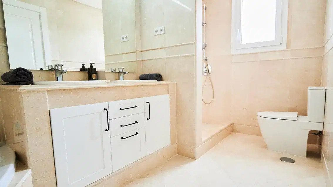 2-Bedroom, 2-Bathroom Ground Floor Apartment with Resort Facilities in Nueva Andalucía, Marbella