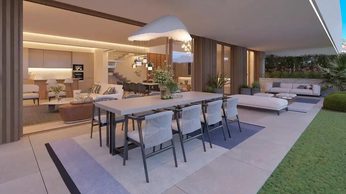 4-Bedroom, 4-Bathroom Modern Townhouse in El Paraíso with Private Garden, Gym and Spa
