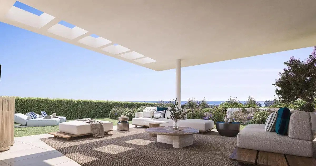 3-Bedroom, 2-Bathroom Ground Floor Apartment with Terrace and Garden in Estepona