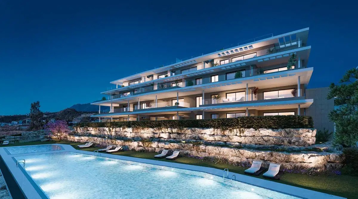 3-Bedroom, 2-Bathroom Ground Floor Apartment with Terrace and Garden in Estepona