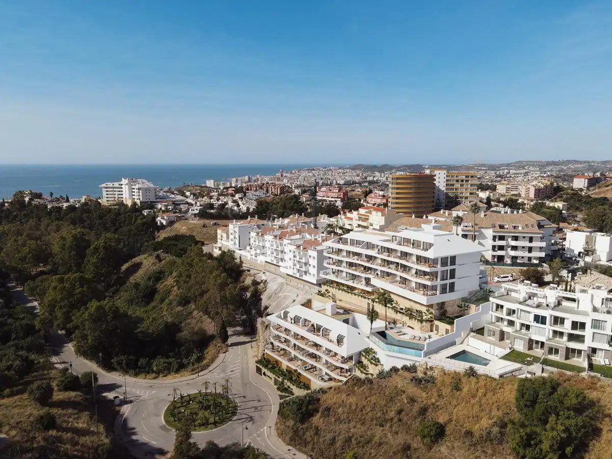 2-Bedroom, 2-Bathroom Apartment with Panoramic Sea Views in Torreblanca del Sol, Fuengirola