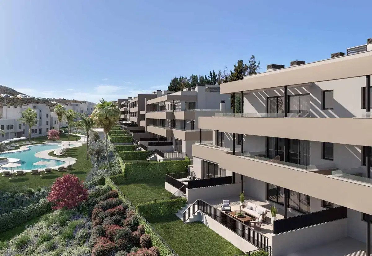 3-Bedroom, 2-Bathroom Ground Floor Apartment in Casares Costa with Spacious Terraces