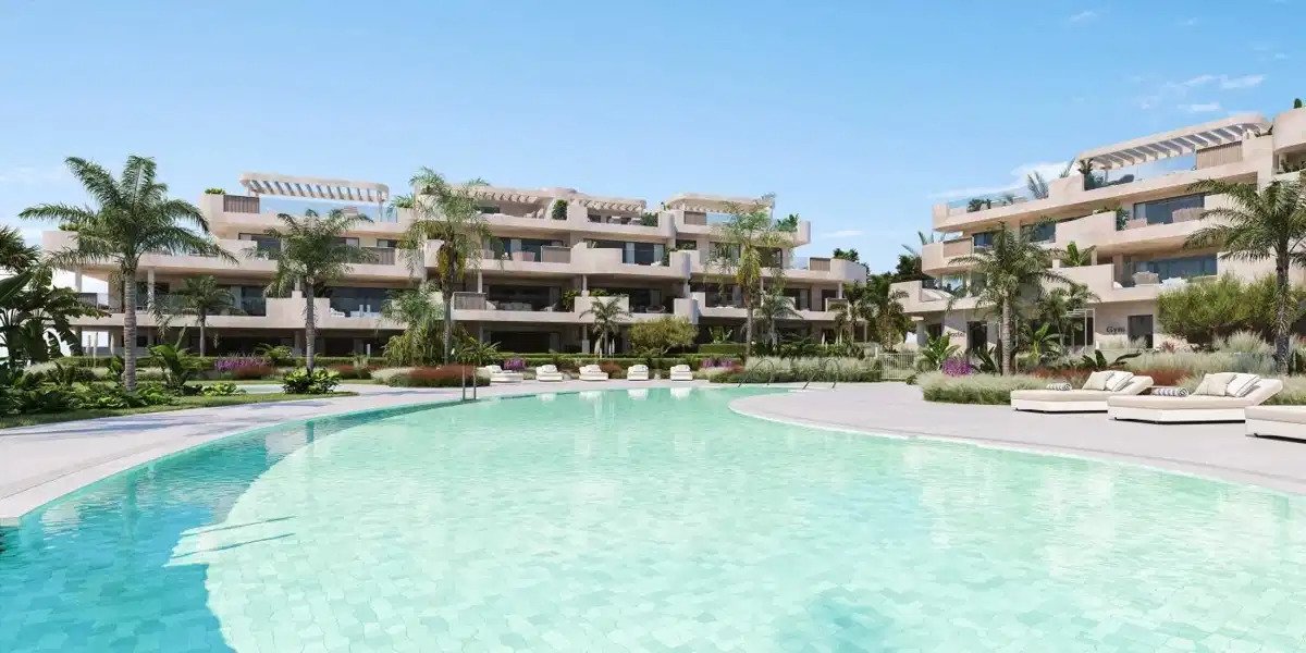 4-Bedroom, 3-Bathroom Penthouse with Resort-Style Amenities in Estepona