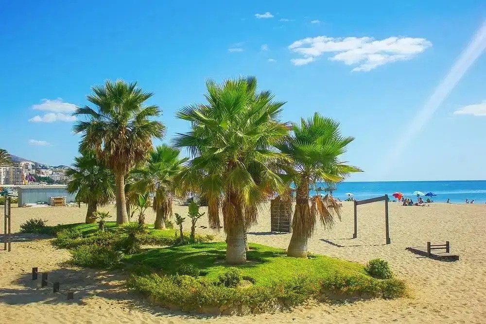 3-Bedroom, 2-Bathroom Penthouse with Modern Design in Fuengirola, 350m from the Sea