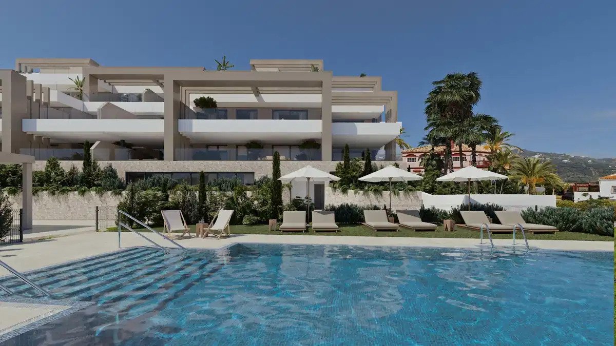 3-Bedroom, 2-Bathroom Ground Floor Apartment with Panoramic Sea Views in Estepona