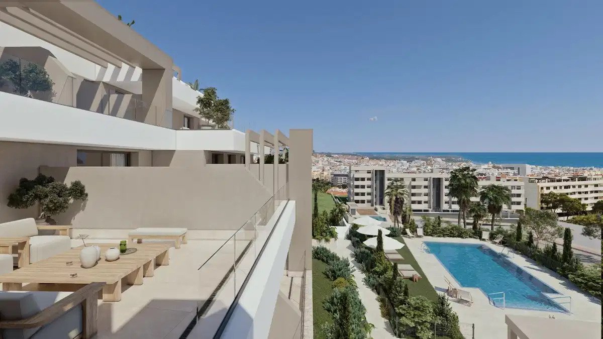 3-Bedroom, 2-Bathroom Ground Floor Apartment with Panoramic Sea Views in Estepona