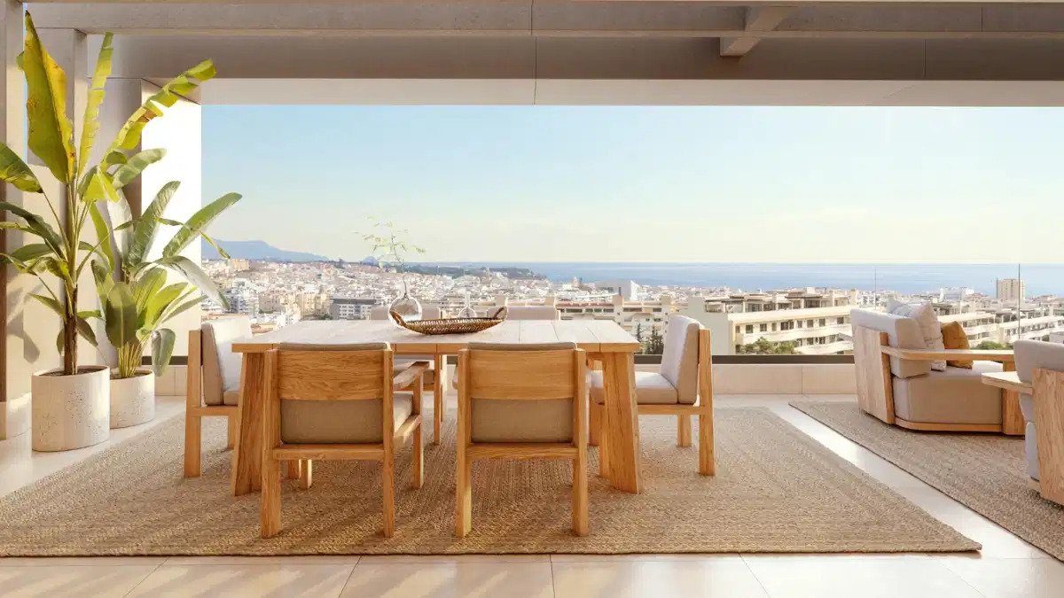 3-Bedroom, 2-Bathroom Ground Floor Apartment with Panoramic Sea Views in Estepona