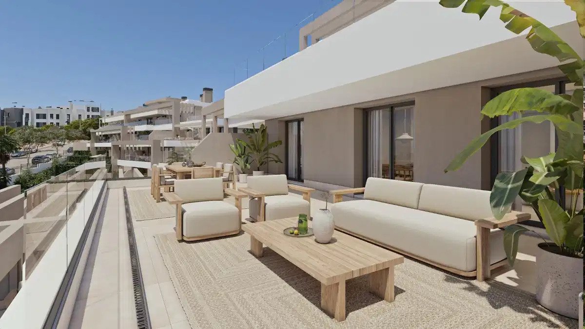 3-Bedroom, 2-Bathroom Ground Floor Apartment with Panoramic Sea Views in Estepona