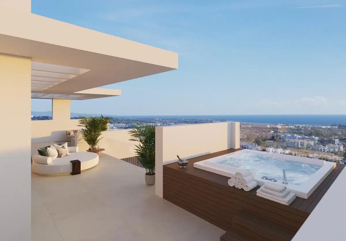 3-Bedroom, 3-Bathroom Luxury Villa with Panoramic Mediterranean Views near Estepona