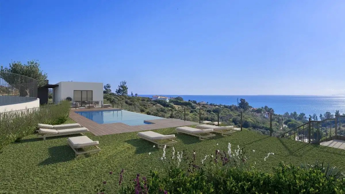 4-Bedroom, 3-Bathroom Townhouse with Sea Views and Spacious Terraces in Manilva